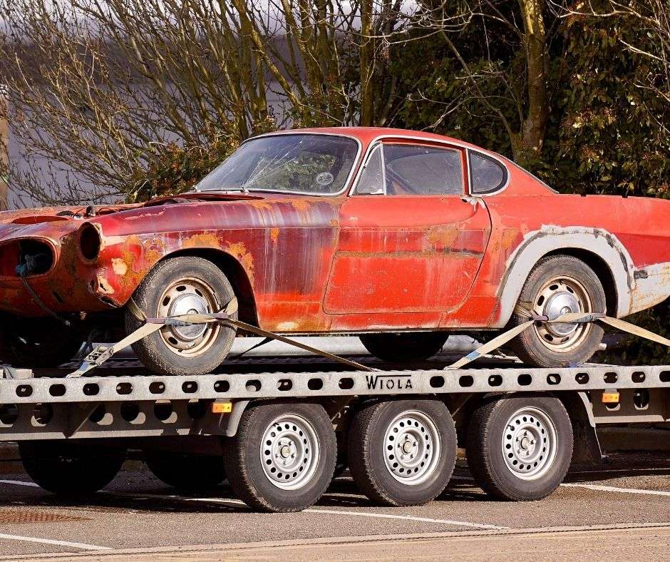 Is Enclosed or Open Transport The Right Choice for Your Car?